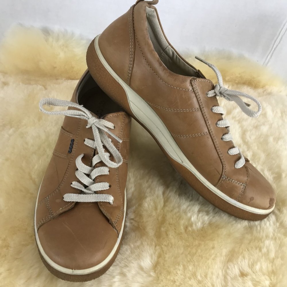 Women's Ecco tan leather tie sneakers Size EU 40